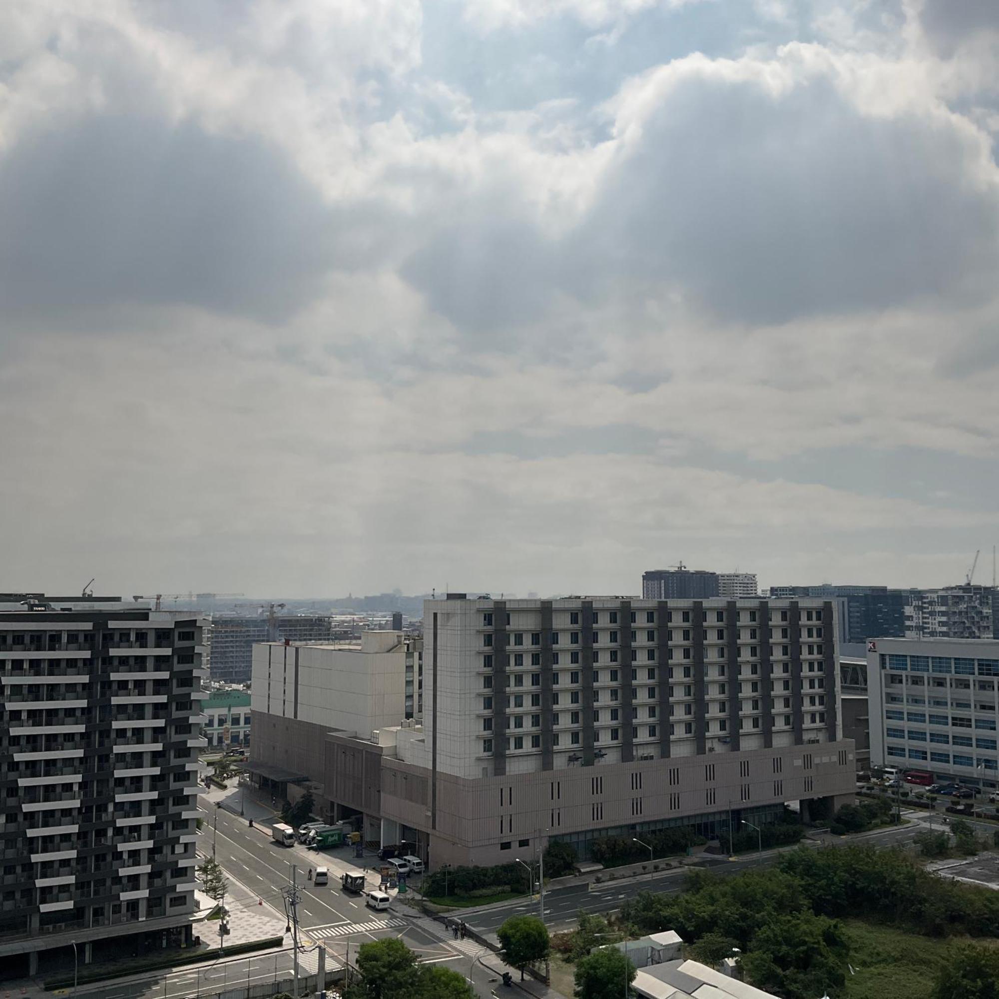 Sea Residences In Pasay Near Mall Of Asia Exterior foto